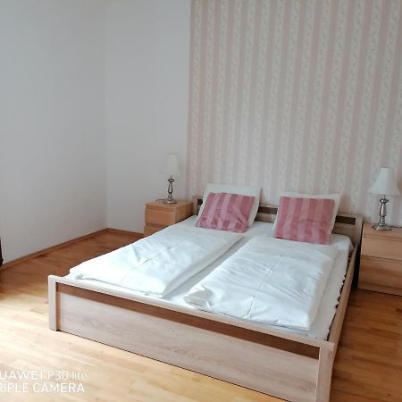 Fukas Apartments Nitra Exterior photo